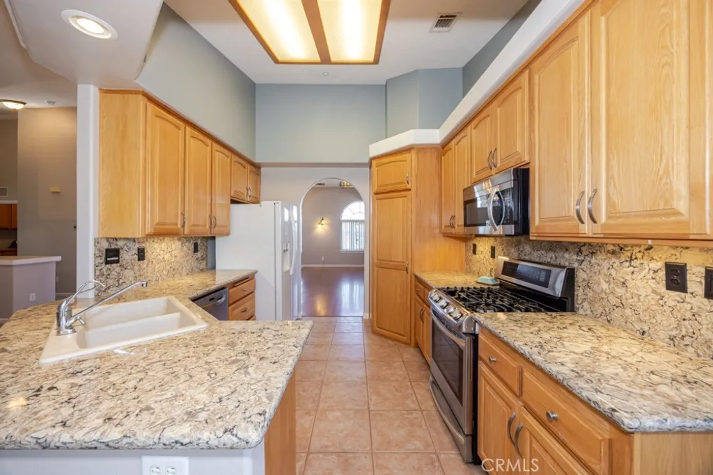 Additional image 11 of 7084 Aster Rd, Oak Hills, CA 92344
