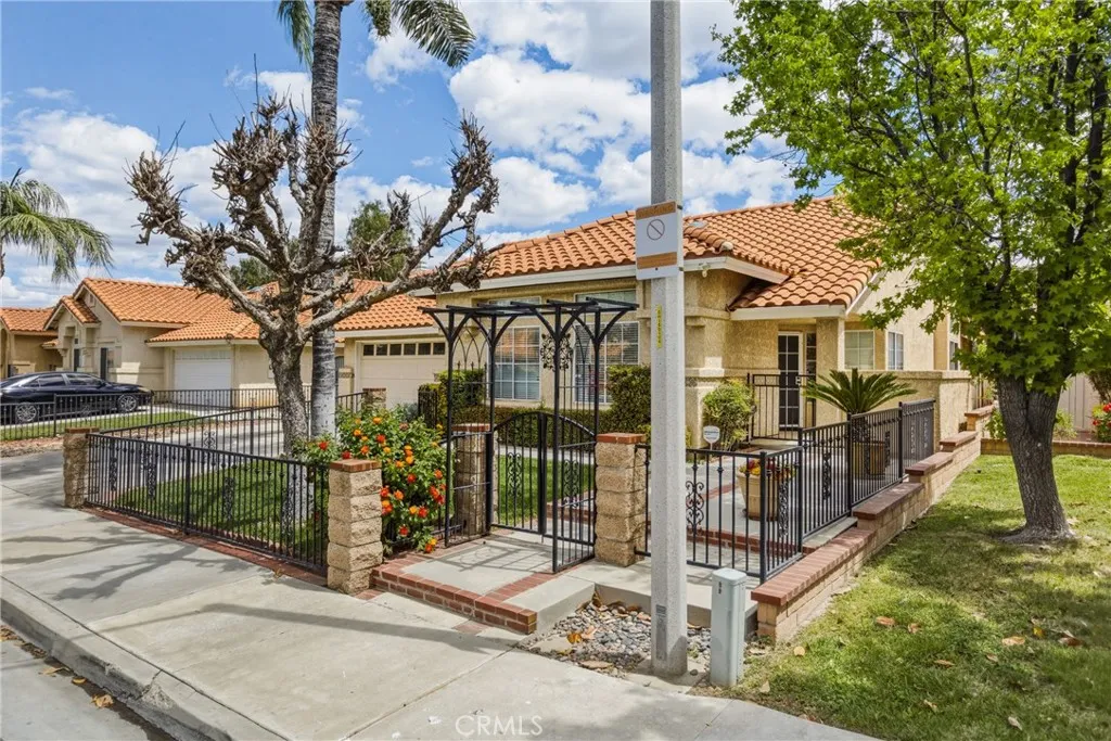 1250 Granite Dr, Hemet, CA 92543 photo 4