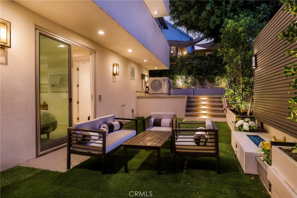 Additional image 133 of 2309 Cove Avenue, Los Angeles, CA 90039