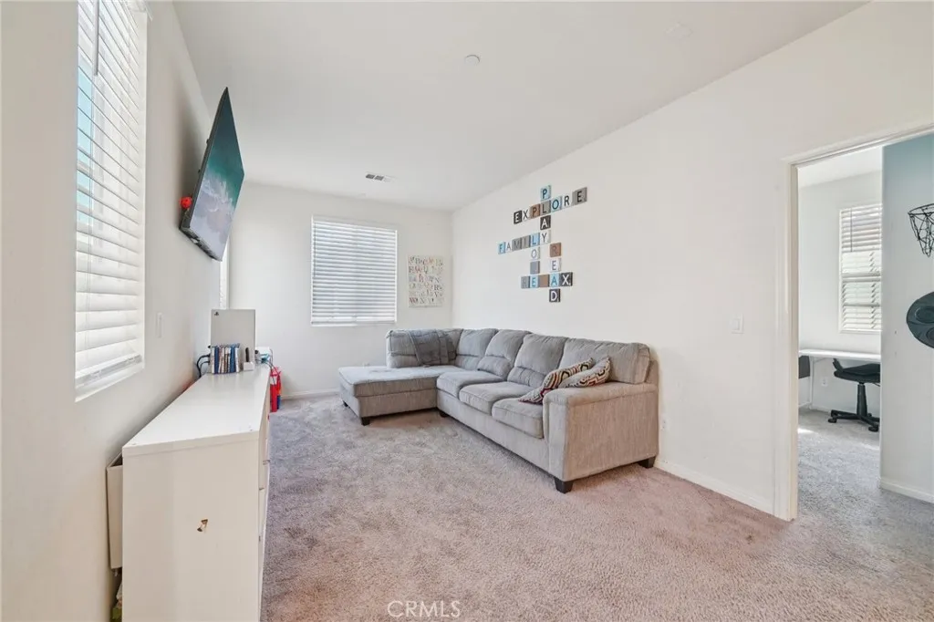 Additional image 89 of 618 S Brampton Lane, Rialto, CA 92376