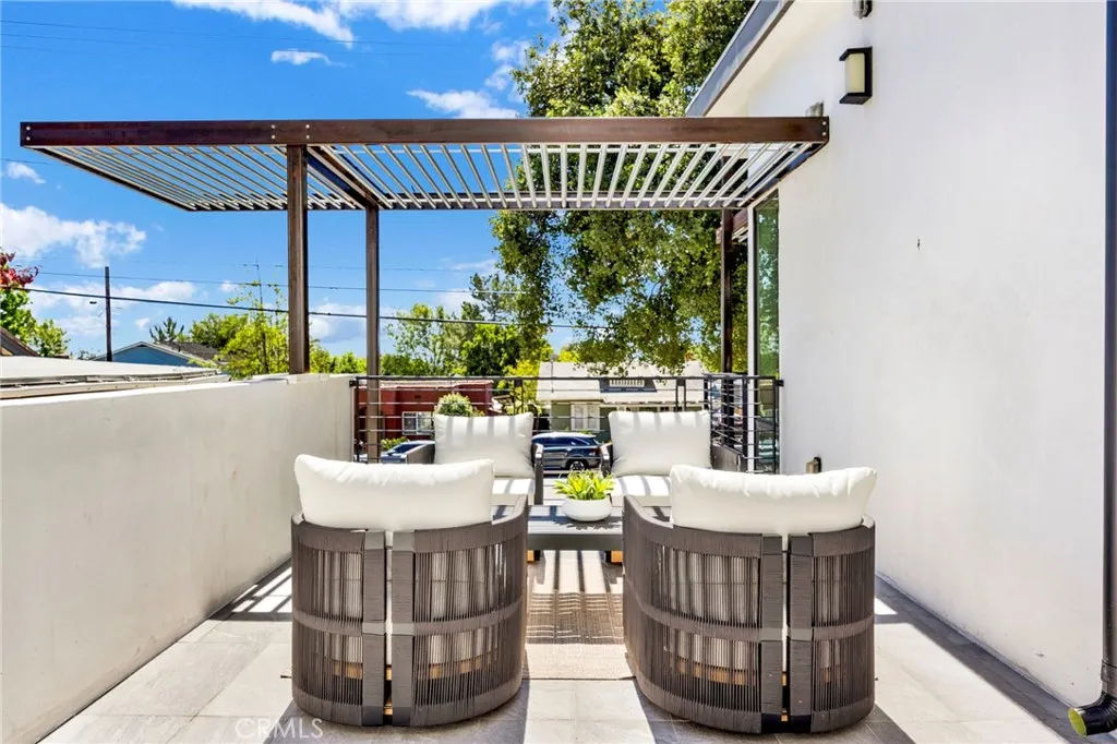 Additional image 6 of 325 W Grandview Avenue, Sierra Madre, CA 91024