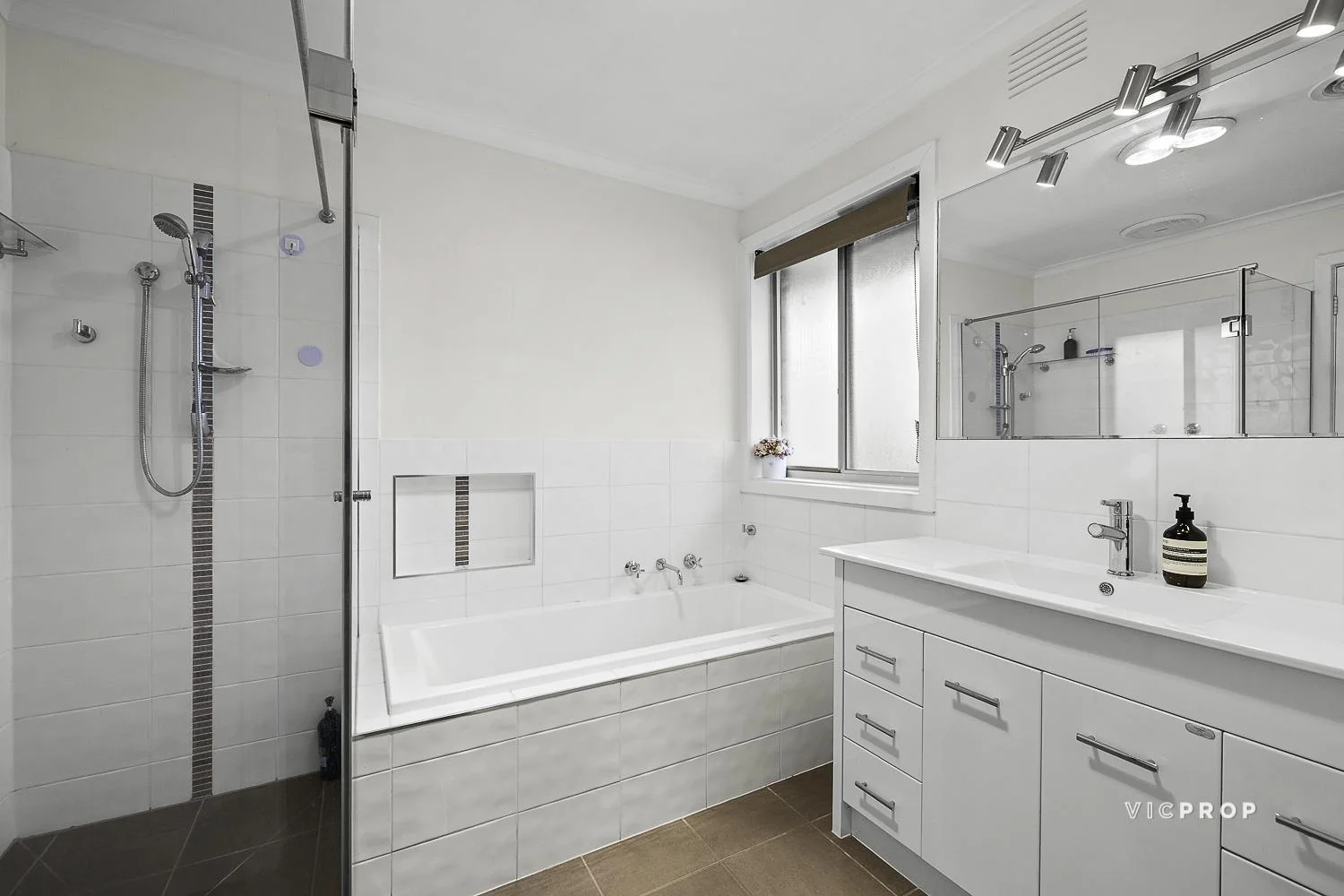 Additional image 15 of 77 Mountain View Road, Balwyn North VIC 3104