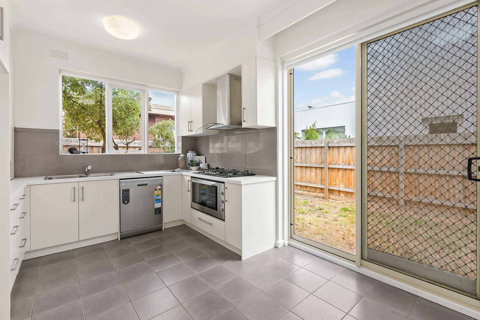 Additional image 2 of 2/39 Kooyong Rd, Caulfield North VIC 3161