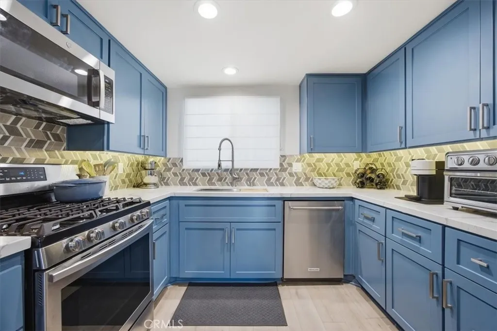 Additional image 44 of 215 W Palm Avenue Unit 301, El Segundo, CA 90245