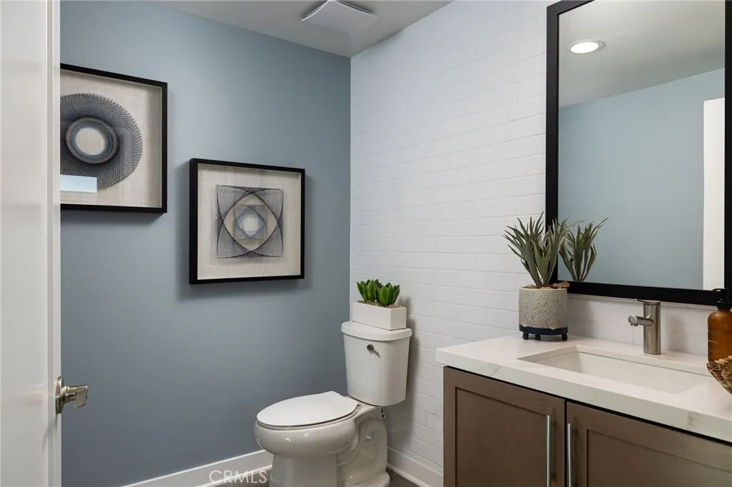 326 E William Way, La Habra, CA 90631