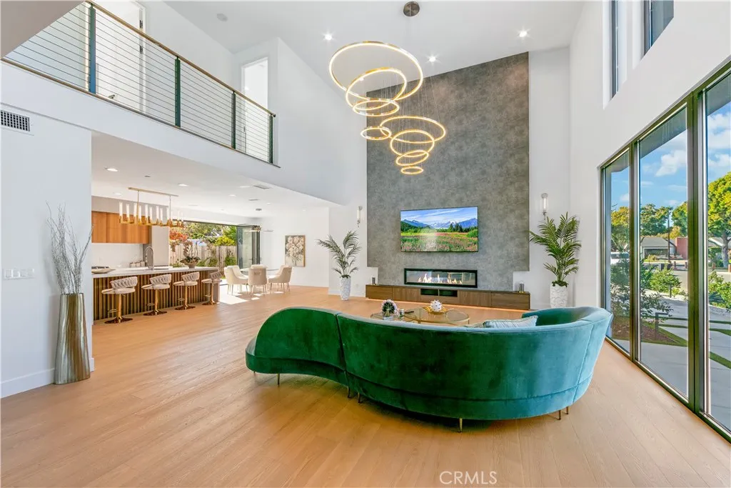 Additional image 7 of 853 Oak St, Costa Mesa, CA 92627
