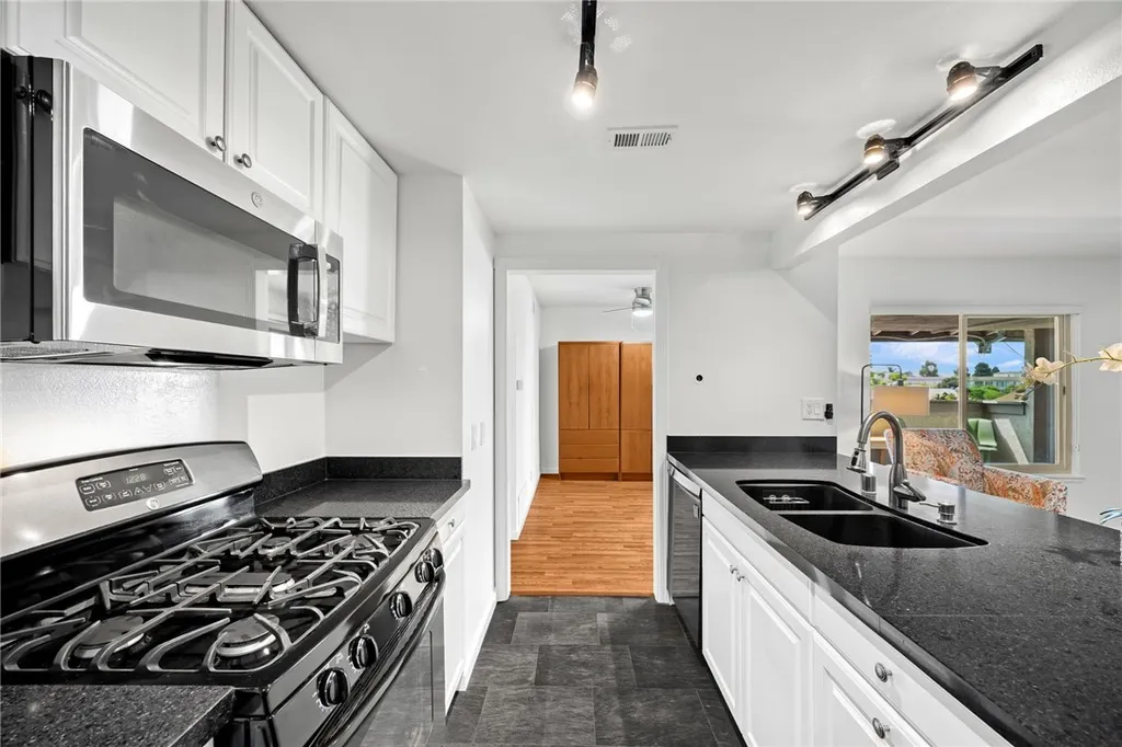 Additional image 10 of 211 Doverfield Dr, Placentia, CA 92870