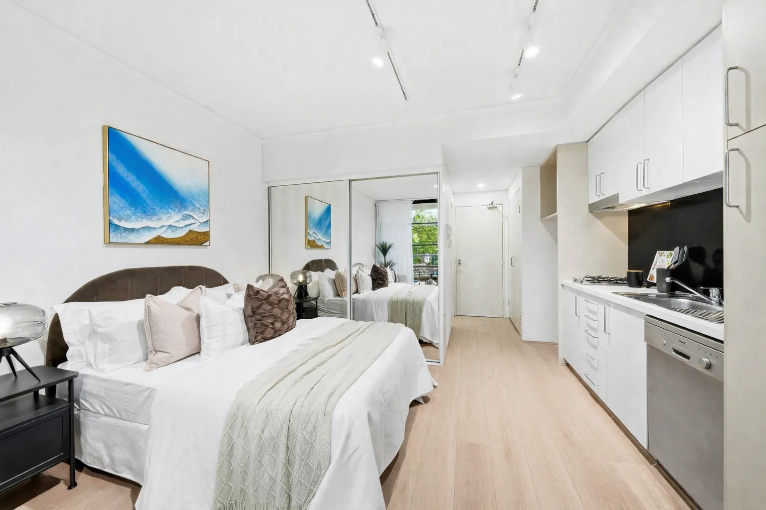 Additional image 3 of 103W/138 Carillon Avenue, Newtown NSW 2042