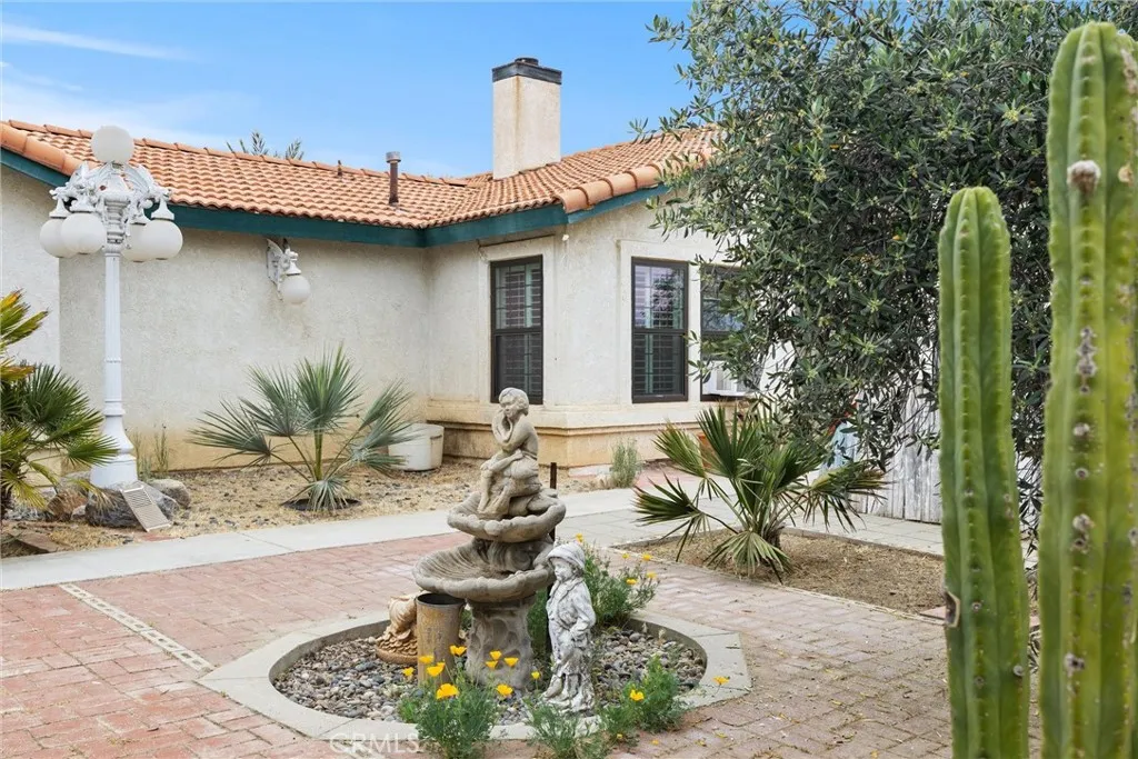 5504 E White Lane, Bakersfield, CA 93307 photo 4