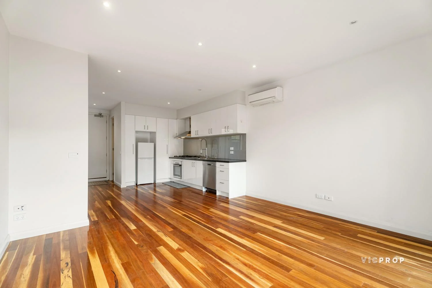Additional image 2 of 2/69 Tram Road, Doncaster VIC 3108