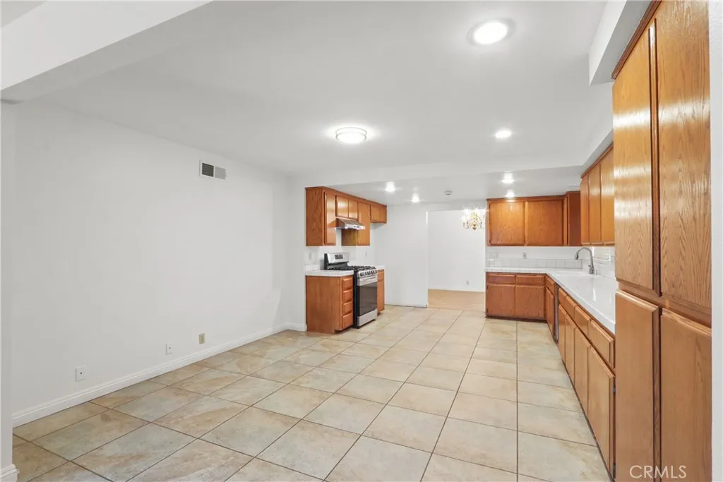 Additional image 9 of 121 S Connie Circle, Anaheim, CA 92806