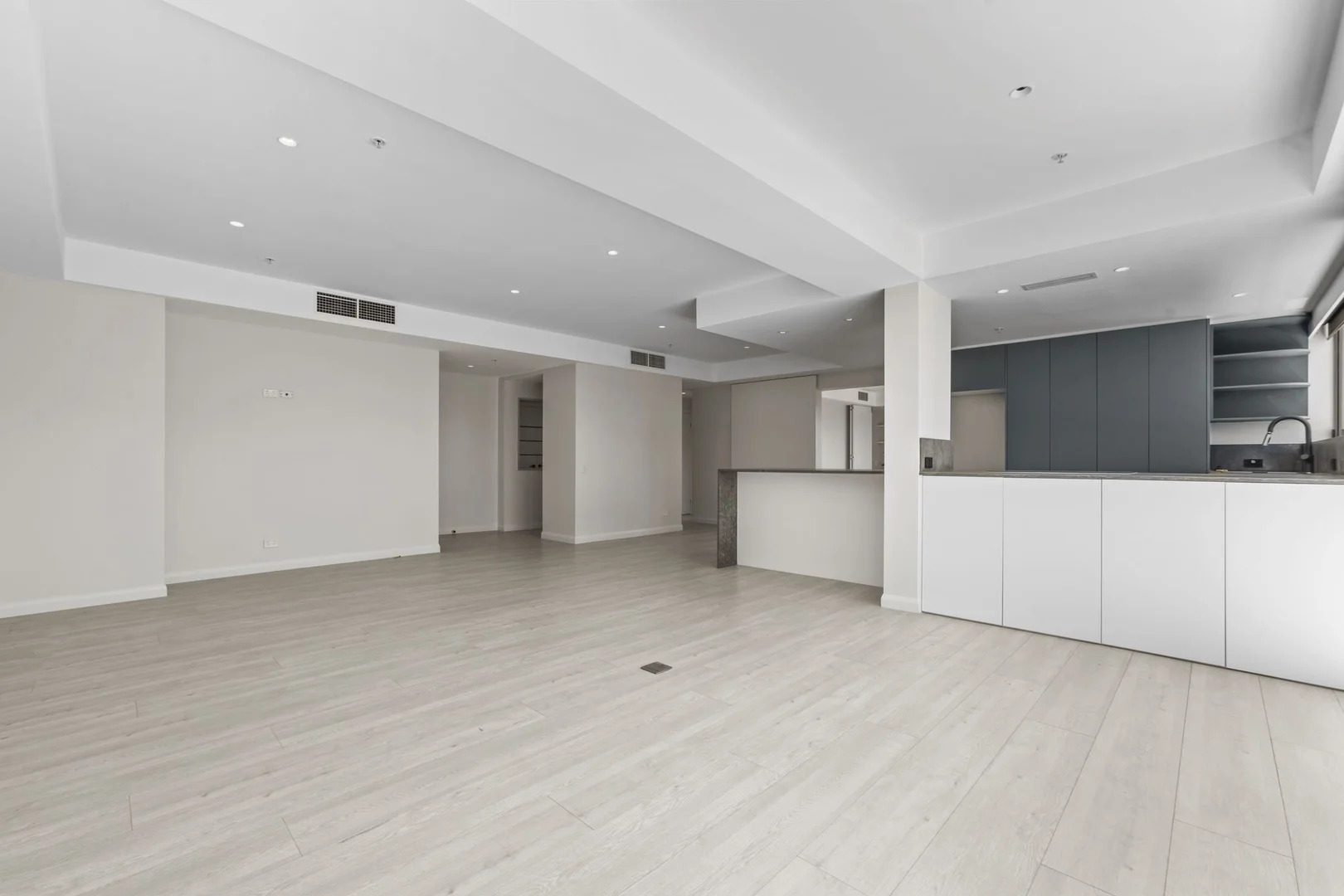 Additional image 22 of 1402/2865 Gold Coast Highway, Surfers Paradise QLD 4217