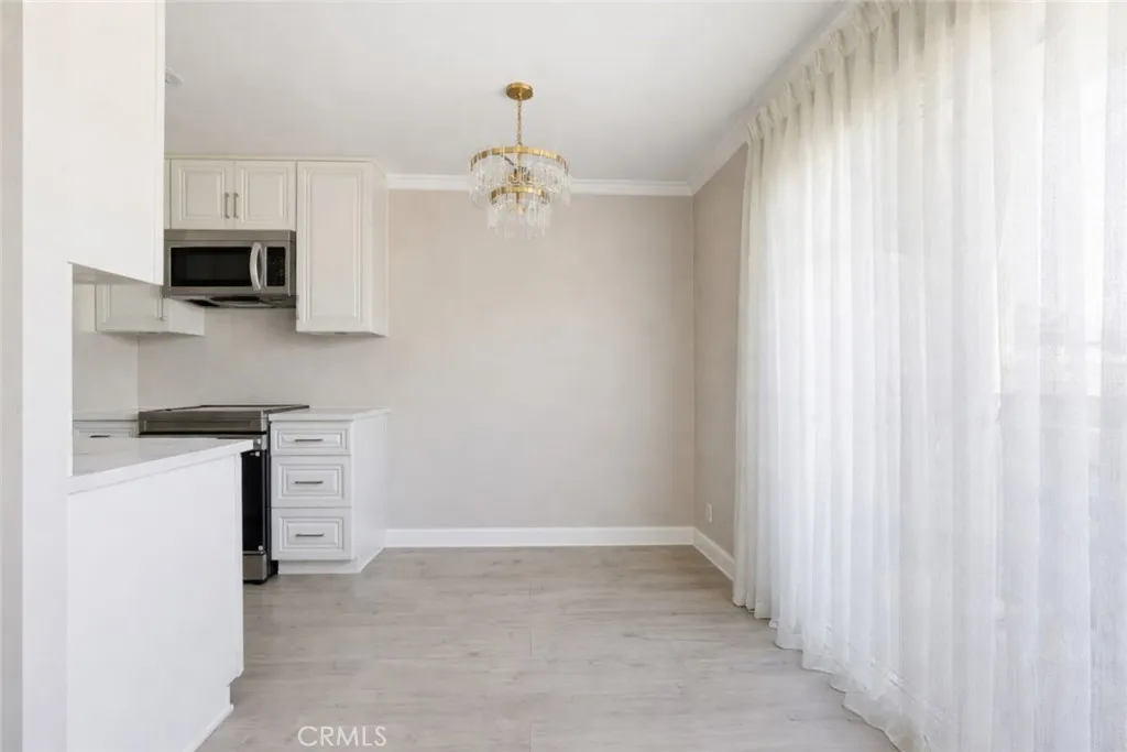 Additional image 32 of 121 Sinclair Avenue Unit 213, Glendale, CA 91206