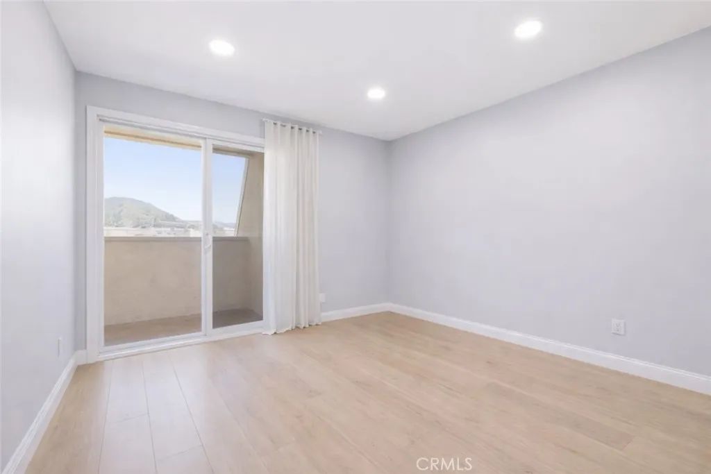 Additional image 17 of 121 Sinclair Avenue Unit 213, Glendale, CA 91206