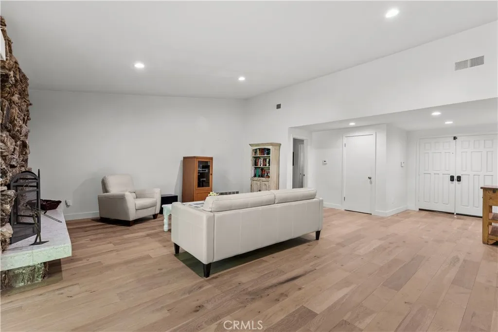 Additional image 5 of 4479 Azalia Drive, Tarzana, CA 91356