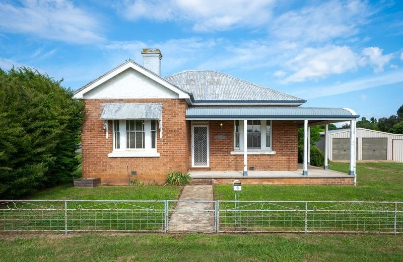 3 Gilchrist Street, Blayney NSW 2799