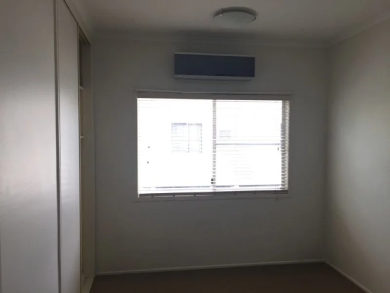 Additional image 13 of 30 Mellish Crescent, Emerald QLD 4720