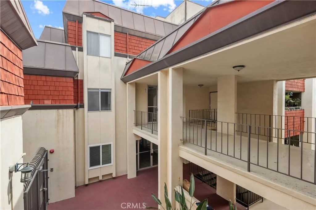 Additional image 75 of 5674 Windsor Way Unit 201, Culver City, CA 90230