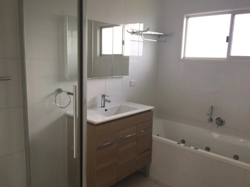 Additional image 16 of 30 Mellish Crescent, Emerald QLD 4720