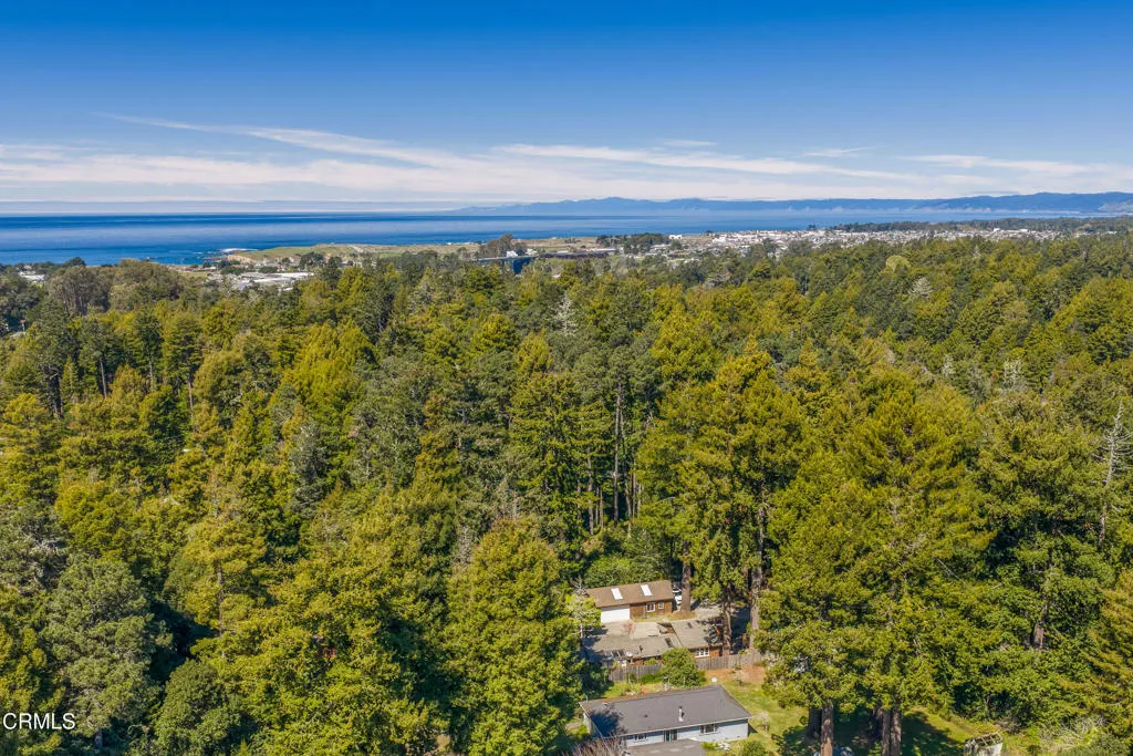 32450 Simpson Lane, Fort Bragg, CA 95437