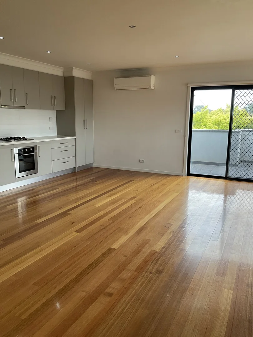 Additional image 3 of 1/33 Pascoe Street, Pascoe Vale VIC 3044