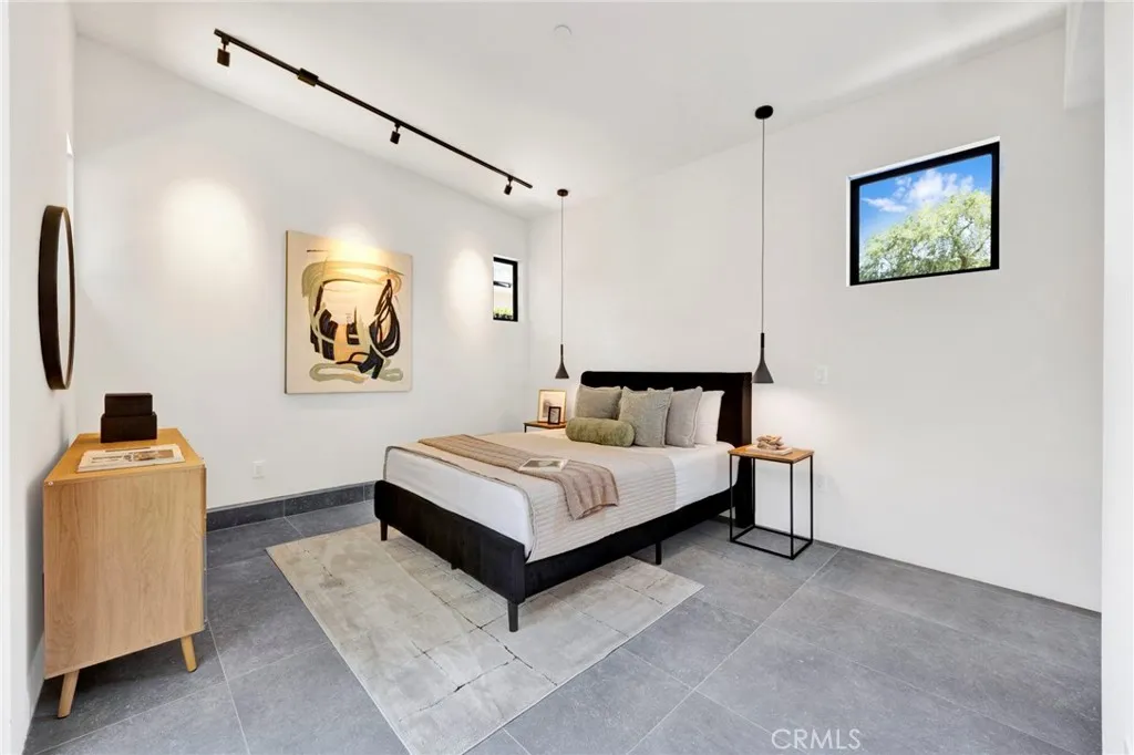 Additional image 105 of 325 W Grandview Avenue, Sierra Madre, CA 91024