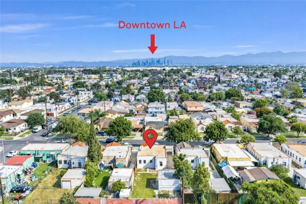 914 E 83rd Street, Los Angeles, CA 90001