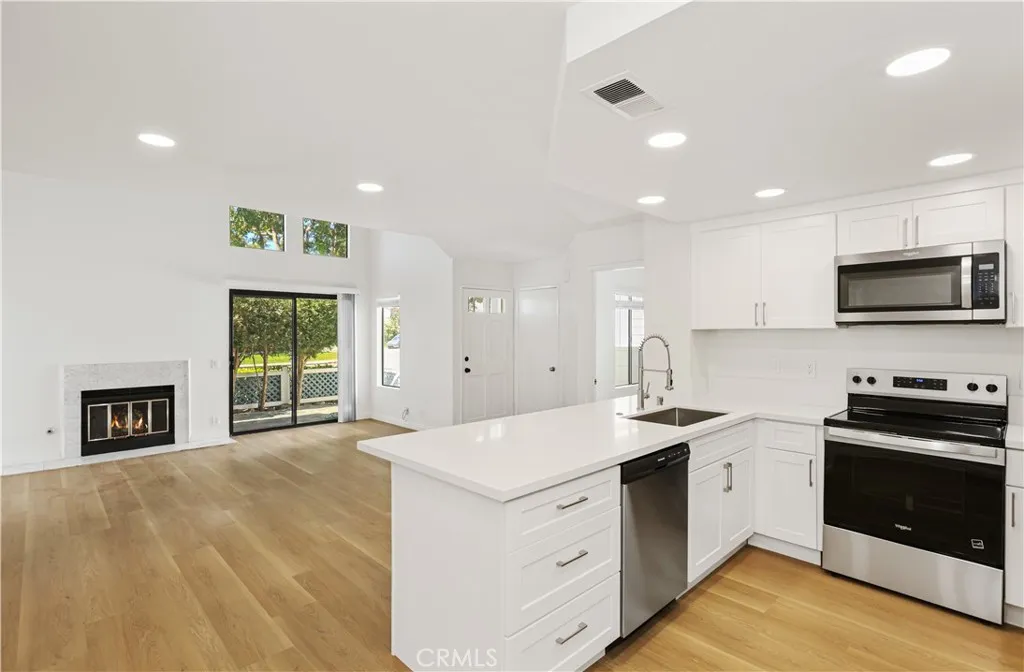 Additional image 11 of 446 Fallingstar, Irvine, CA 92614