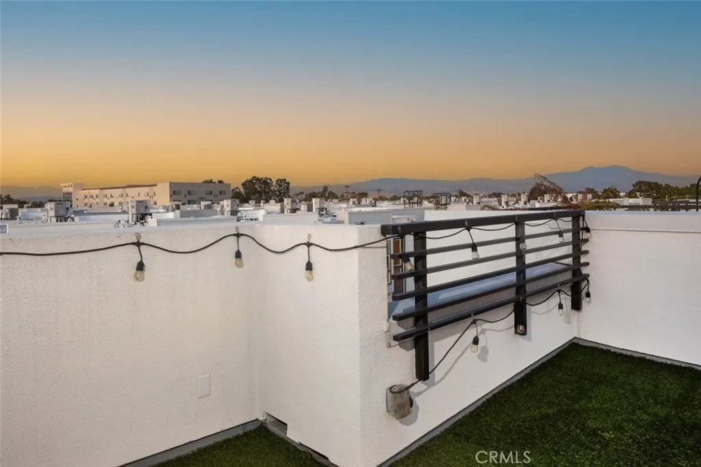 Additional image 98 of 203 Placemark, Irvine, CA 92614