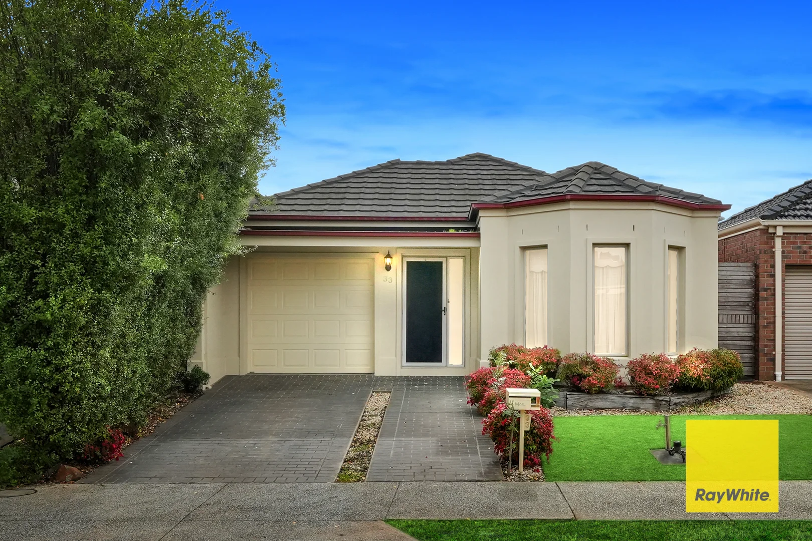 Additional image 2 of 33 Studley Park Way, Caroline Springs VIC 3023