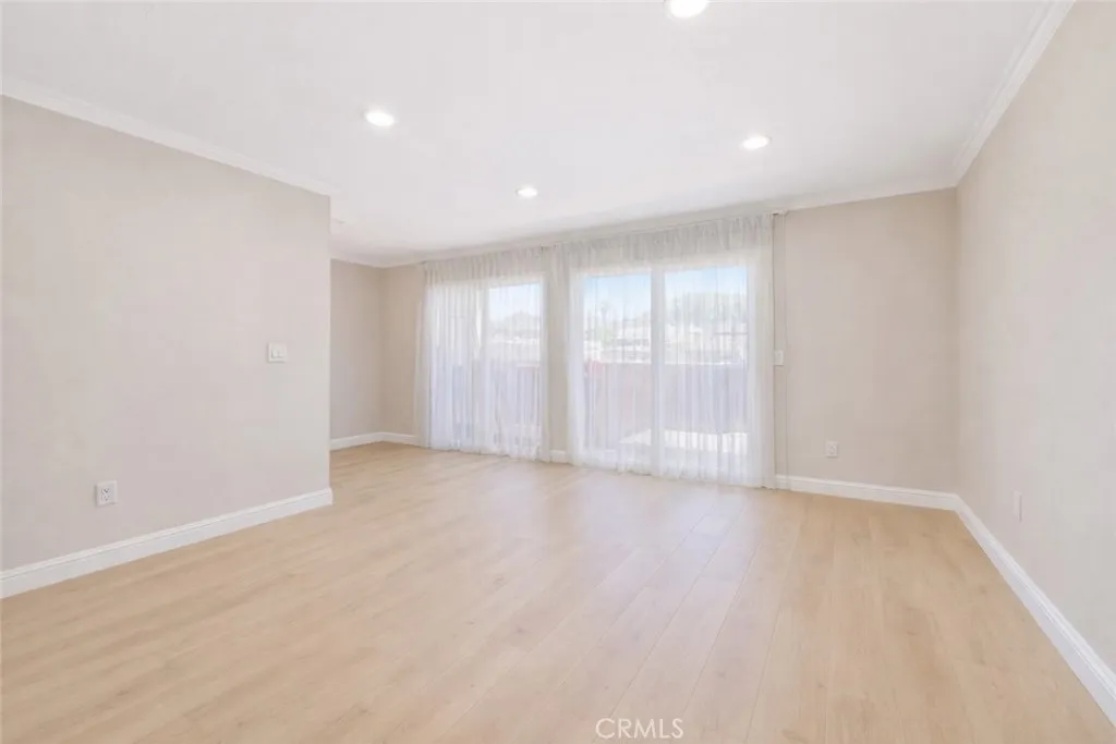 Additional image 29 of 121 Sinclair Avenue Unit 213, Glendale, CA 91206