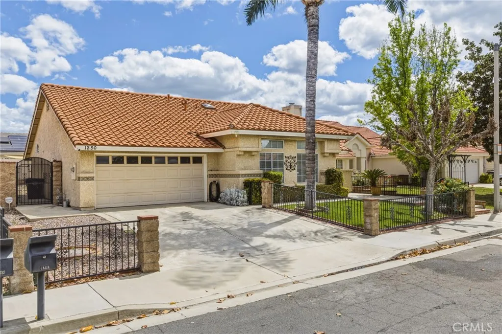 1250 Granite Dr, Hemet, CA 92543 photo 3