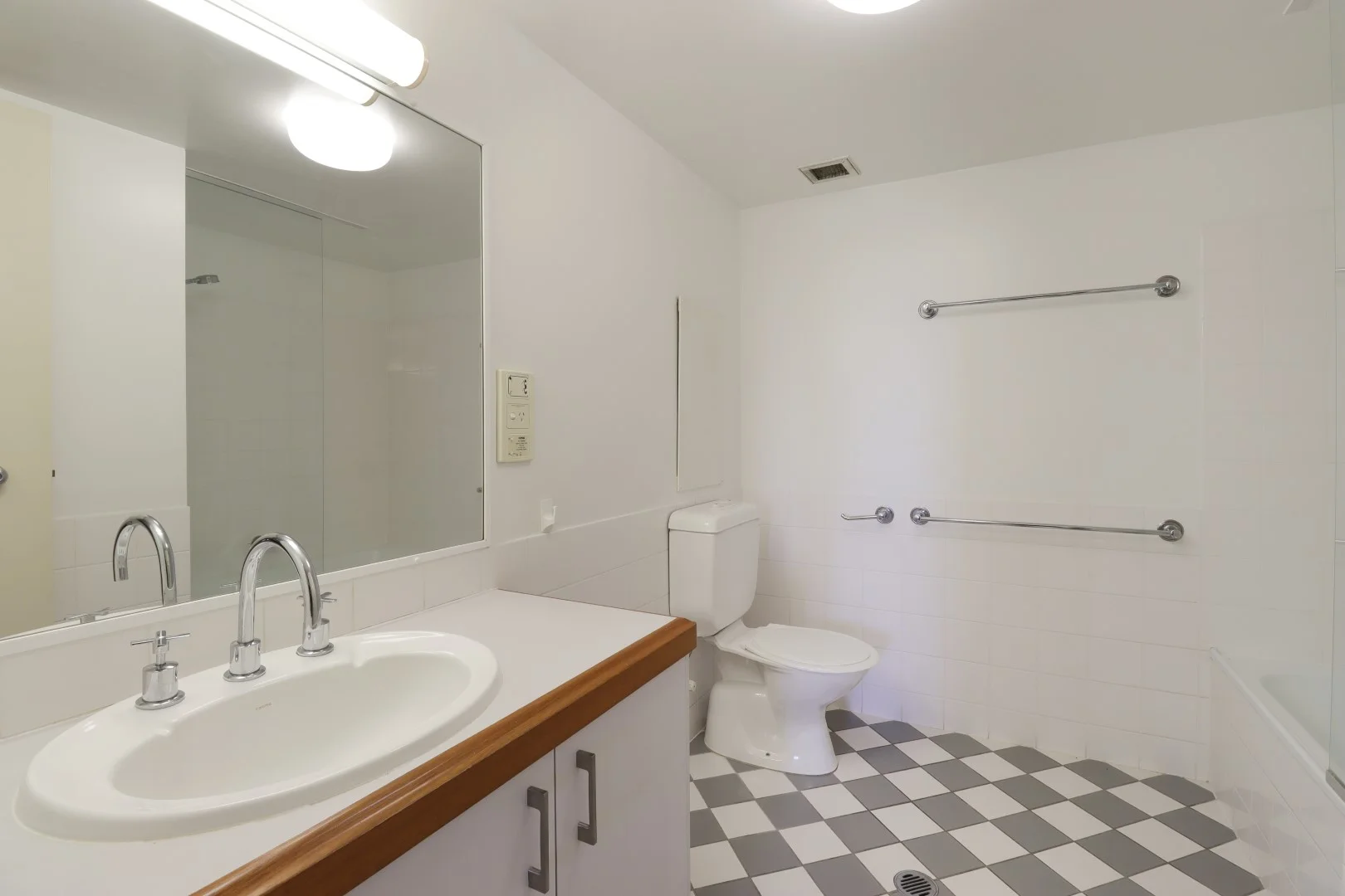 Additional image 8 of 8/4 Warne Terrace, Kings Beach QLD 4551