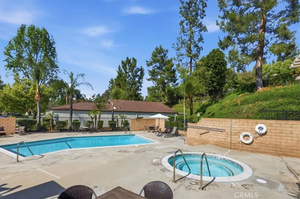 702 Via Zapata, Riverside, CA 92507