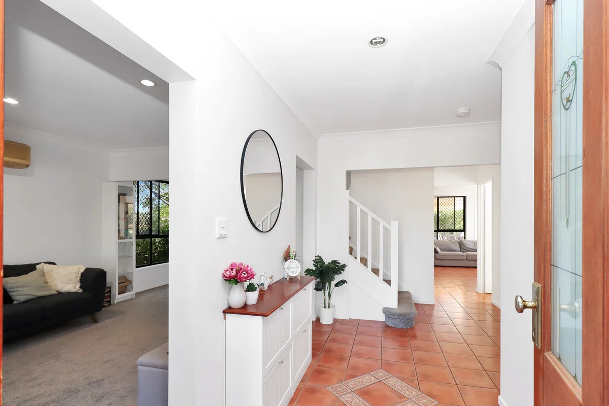 24 Fairway Crescent, Stanthorpe QLD 4380 photo 4