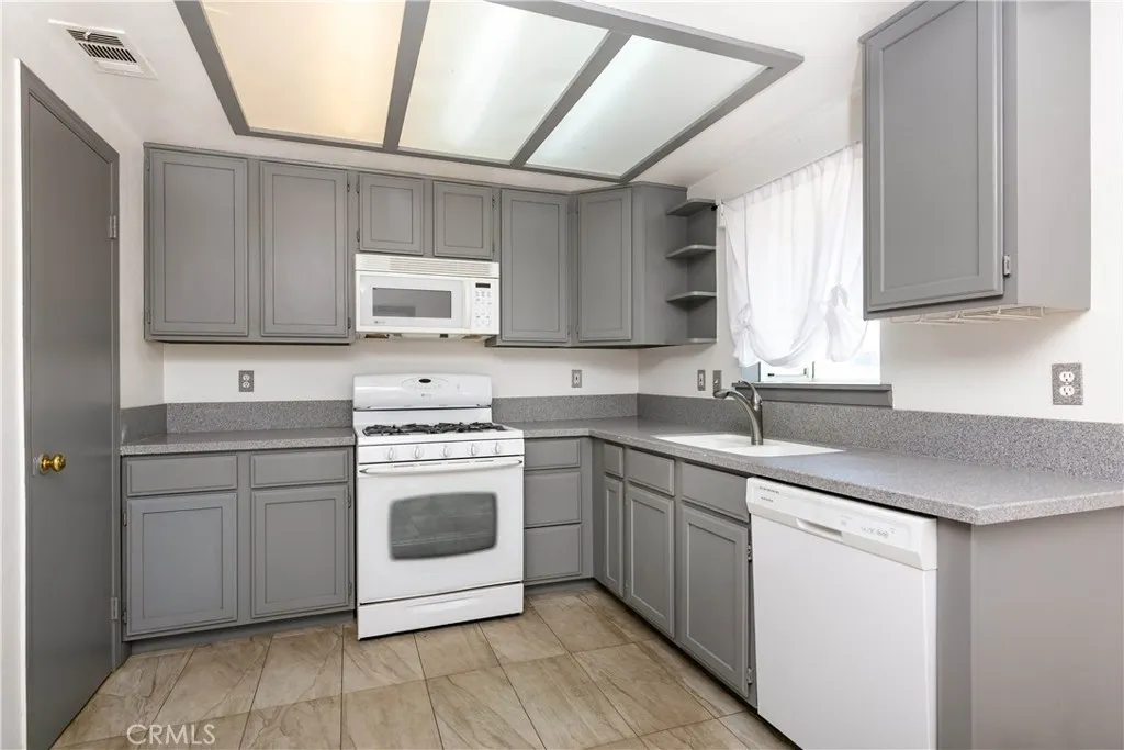 Additional image 42 of 10416 Peach Avenue, California City, CA 93505