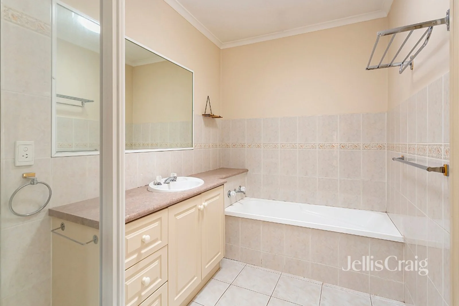 Additional image 5 of 3/16 Wilkinson Street, Macleod VIC 3085