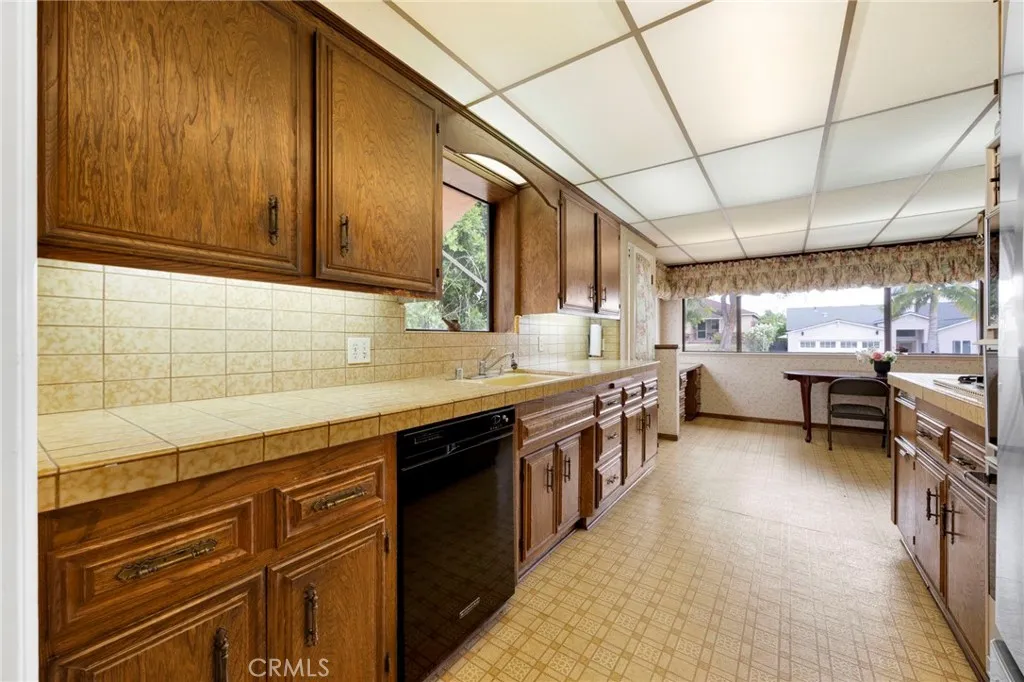 Additional image 75 of 633 Groton Drive, Burbank, CA 91504