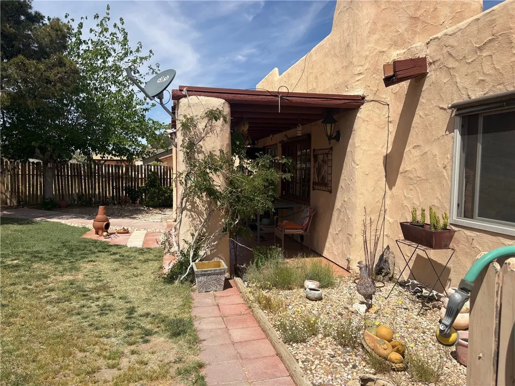 14435 Schooner Dr, Helendale, CA 92342