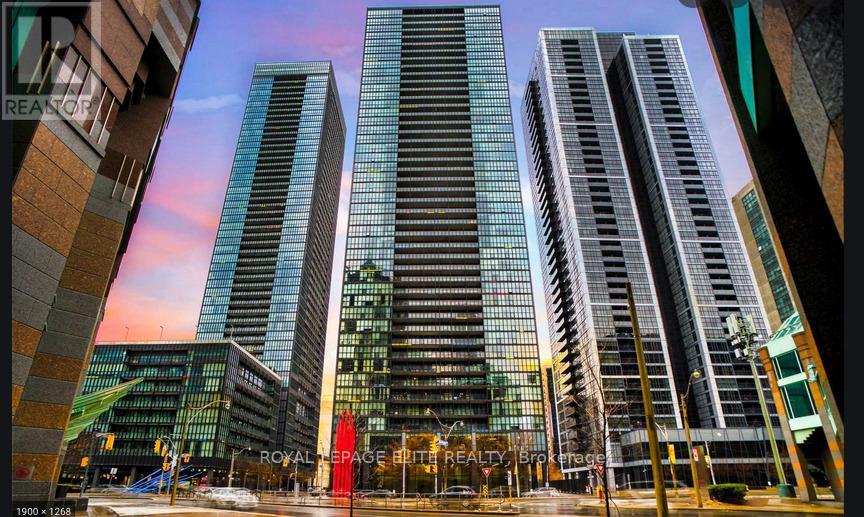 110 Charles Street East, Toronto, ON, M4Y1T5
