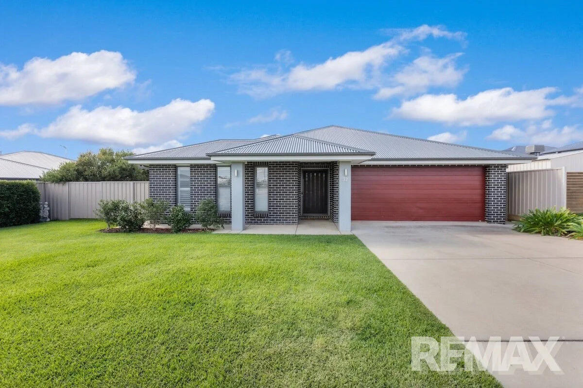 32 Darcy Drive, Boorooma NSW 2650