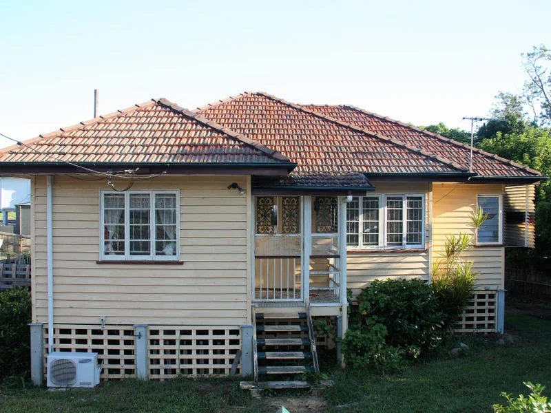 6 Redarc Street, Fairfield QLD 4103