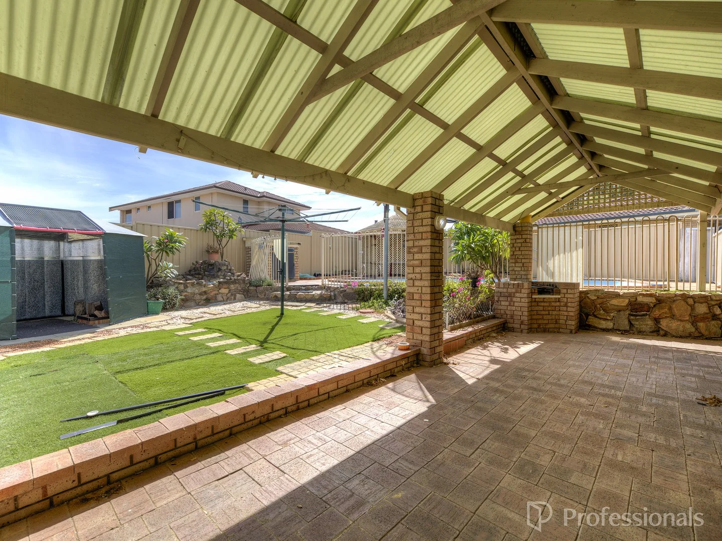 19 Bresnaham Place, Marangaroo WA 6064