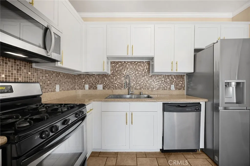 Additional image 9 of 6938 Laurel Canyon Boulevard Unit 303, North Hollywood, CA 91605