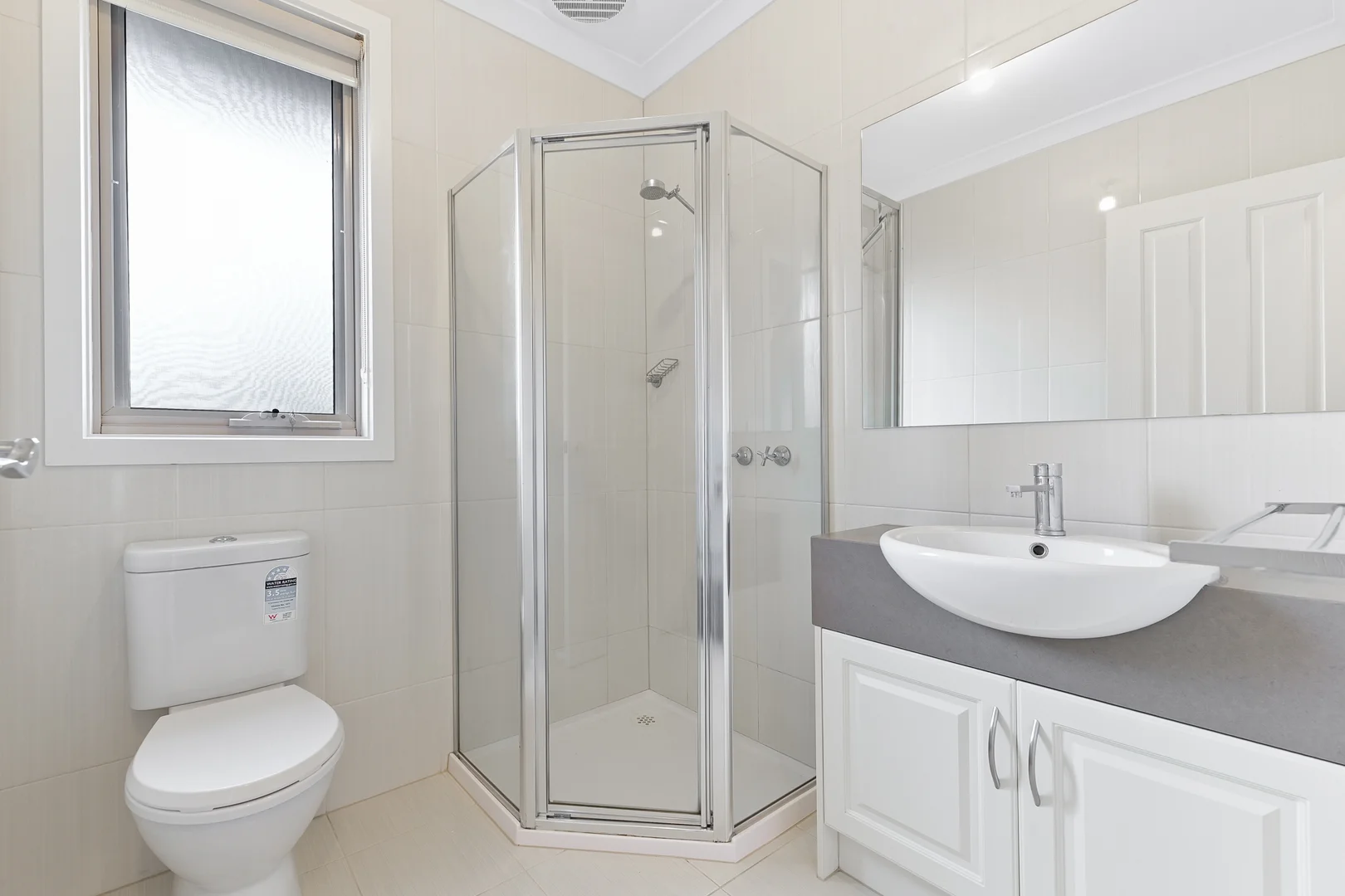 Additional image 7 of 2/5 Pine Tree Avenue, Glen Waverley VIC 3150
