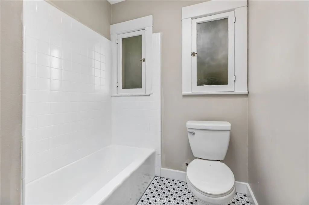 Additional image 82 of 4427 Sunnyside Dr, Riverside, CA 92506