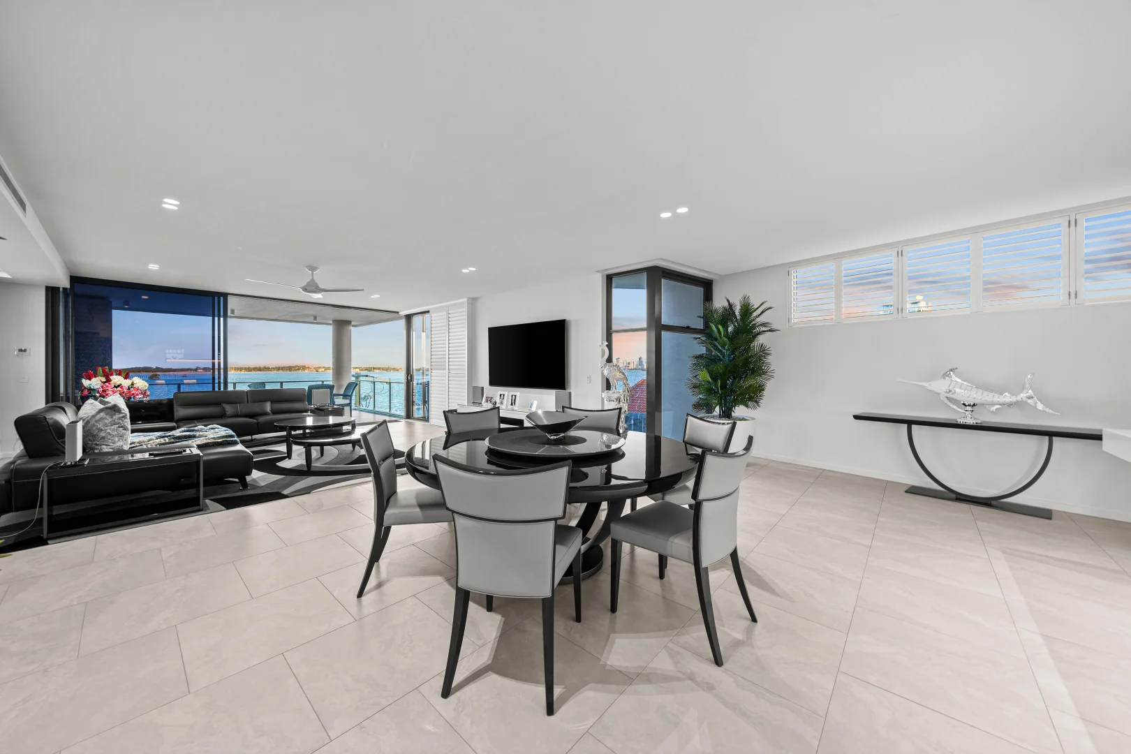 Additional image 15 of 401/286 Marine Parade, Labrador QLD 4215