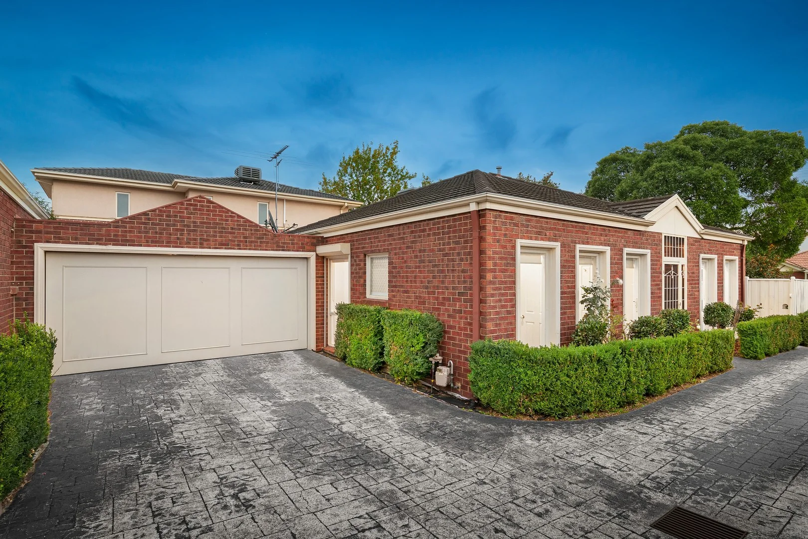 1/2 Roger Street, Doncaster East VIC 3109