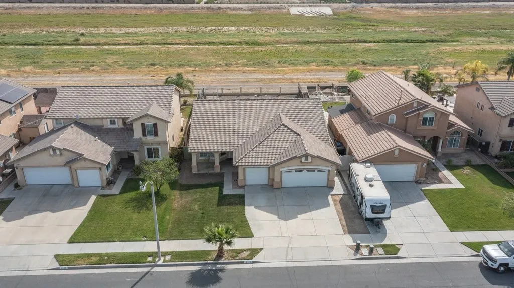 2143 Willowbrook Ln, Perris, CA 92571 photo 3