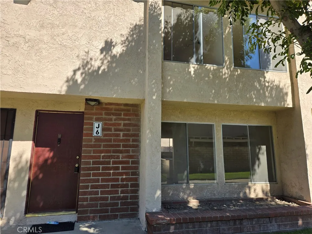 Additional image 2 of 700 W La Veta Ave Unit J6, Orange, CA 92868